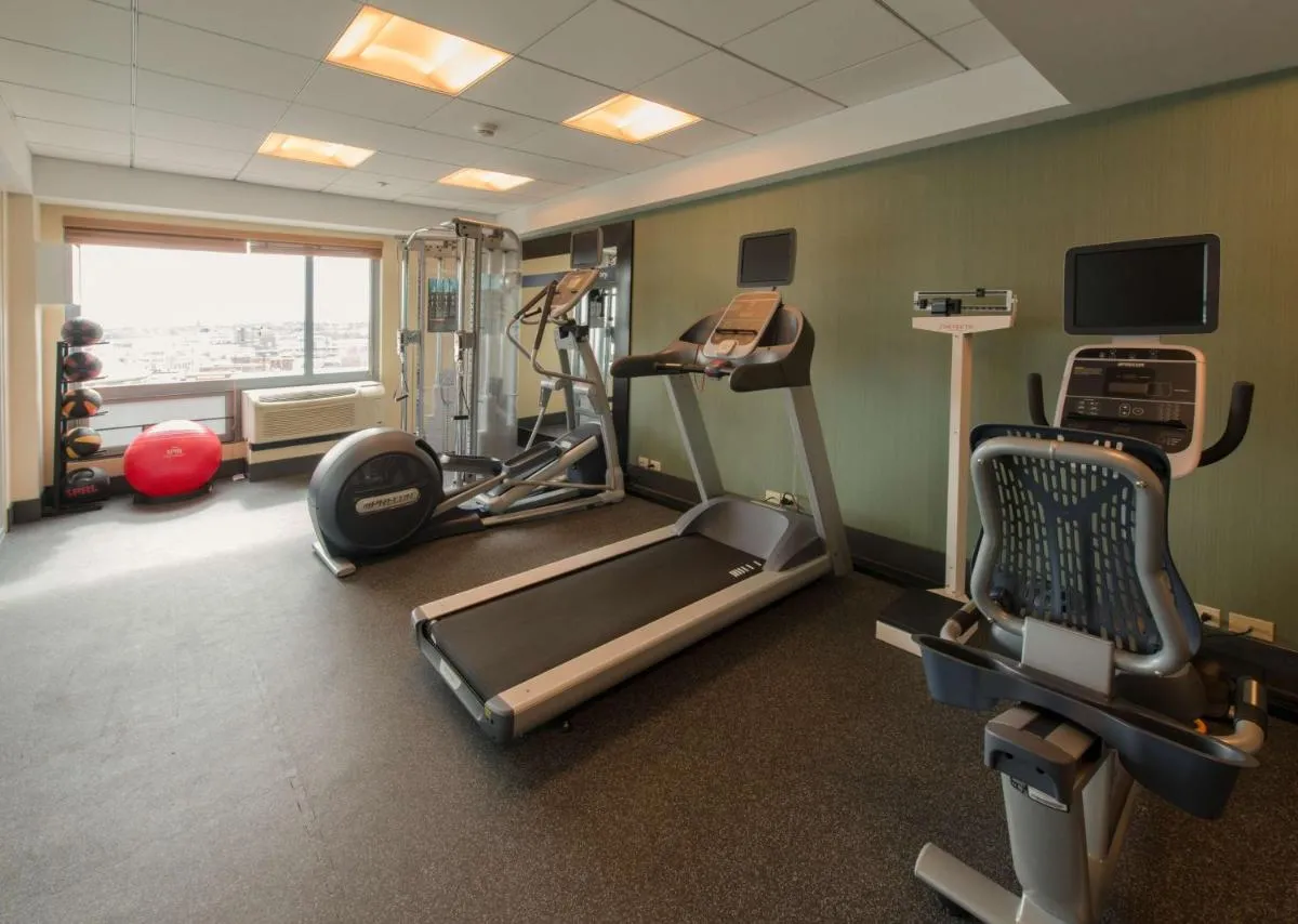 Image 5 of Hampton Inn & Suites Boston Crosstown Center