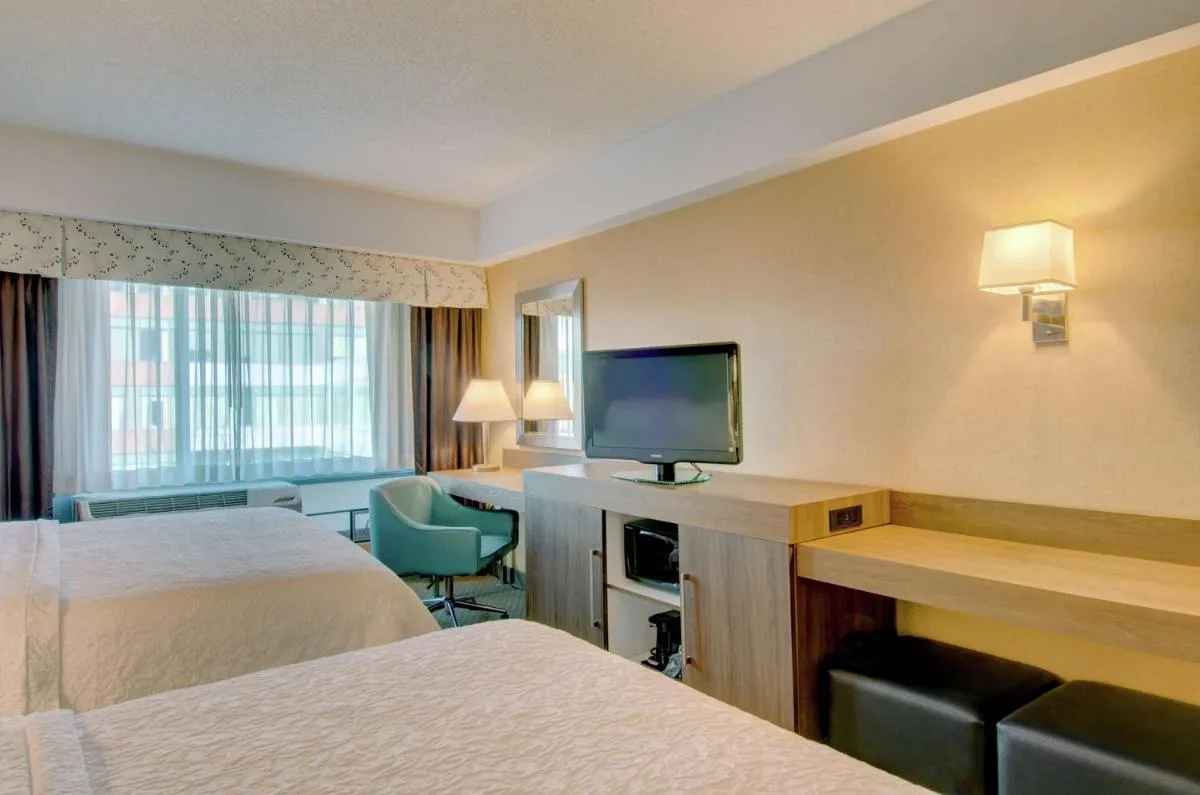 Image 1 of Hampton Inn & Suites Boston Crosstown Center
