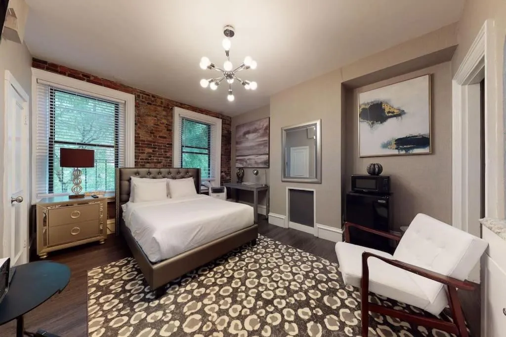 Image 1 of L 3-33 Stylish Private Studio in Boston!