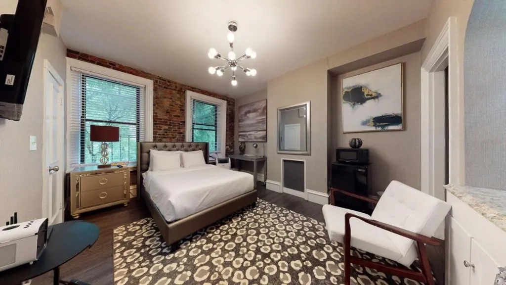 Image of L 3-33 Stylish Private Studio in Boston!