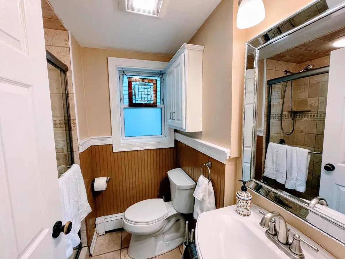 Image 6 of Luxury Executive Suite Harvard Allston 3 Bedrooms 2 Baths