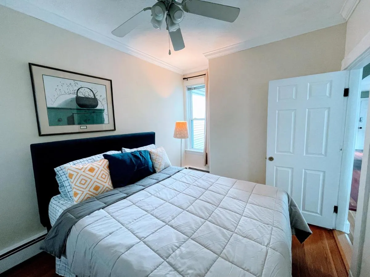 Image 3 of Luxury Executive Suite Harvard Allston 3 Bedrooms 2 Baths