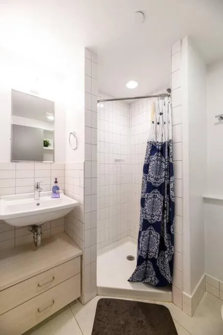 Image 3 of Modern Studio In City Center, Near Boston Common