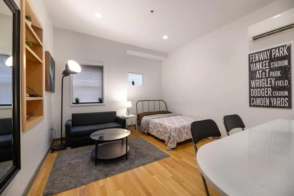 Image 4 of Modern Studio In City Center, Near Boston Common