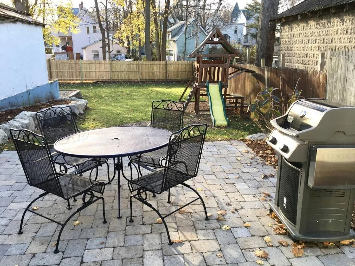 Image 6 of ~*Pet Friendly 30min to Downtown*~ THE BOSTONIAN
