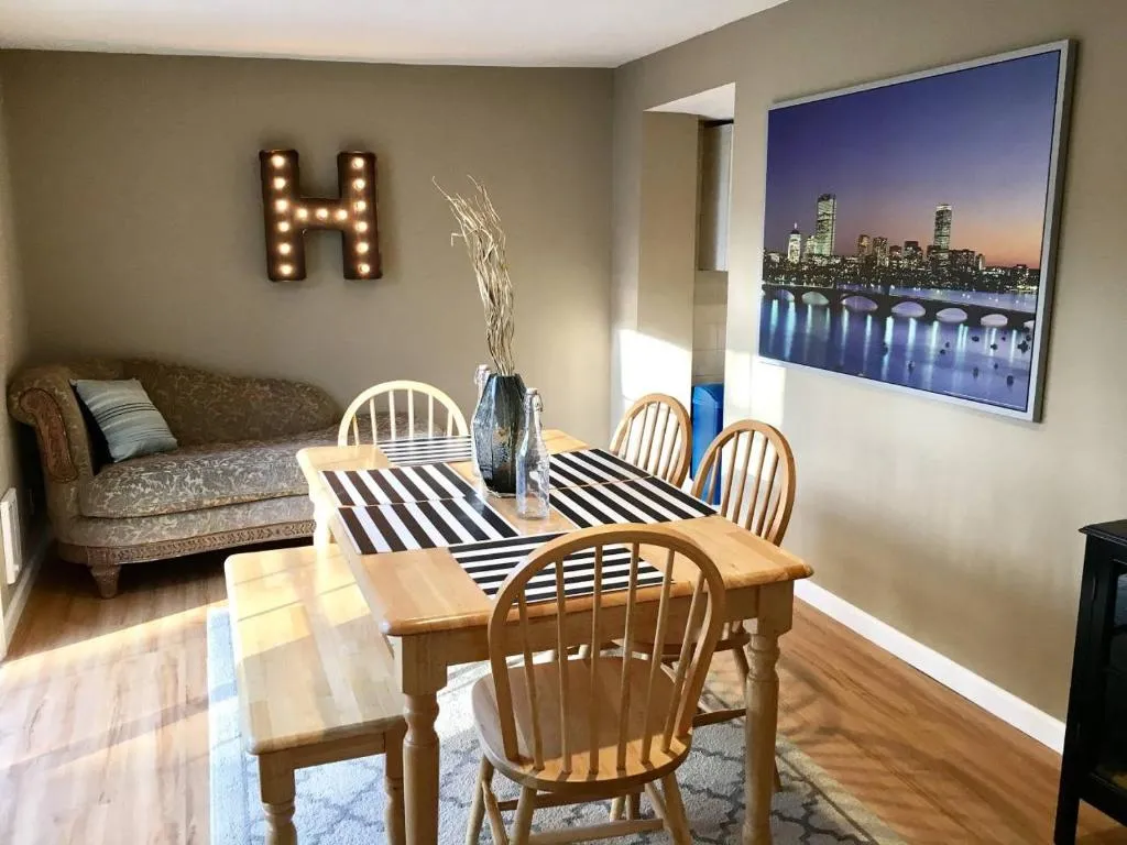 Image of ~*Pet Friendly 30min to Downtown*~ THE BOSTONIAN