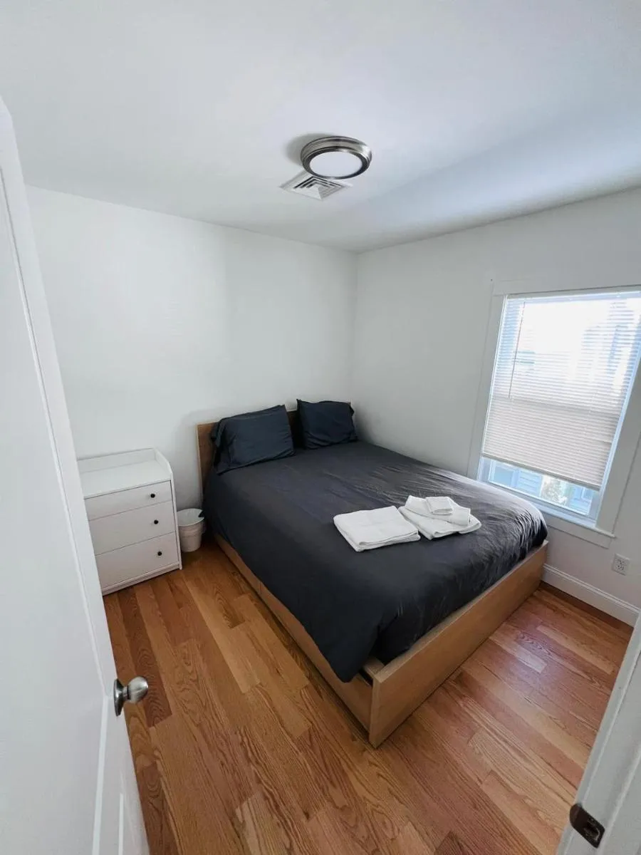 Image 4 of Renovated, 10 Min from the city
