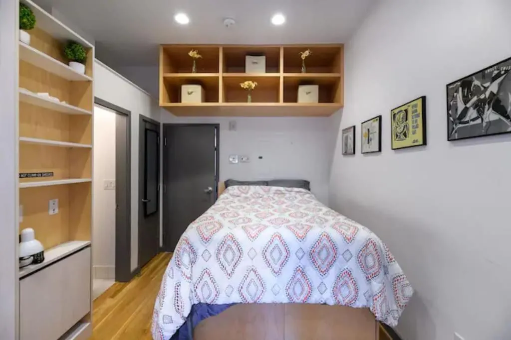 Image 1 of Small Fully Equipped Contemporary Studio Near MGH