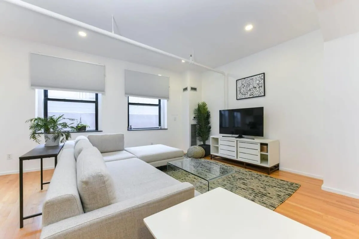 Image 6 of South End Hospitality: Downtown Crossing Large Lofted Condo Location