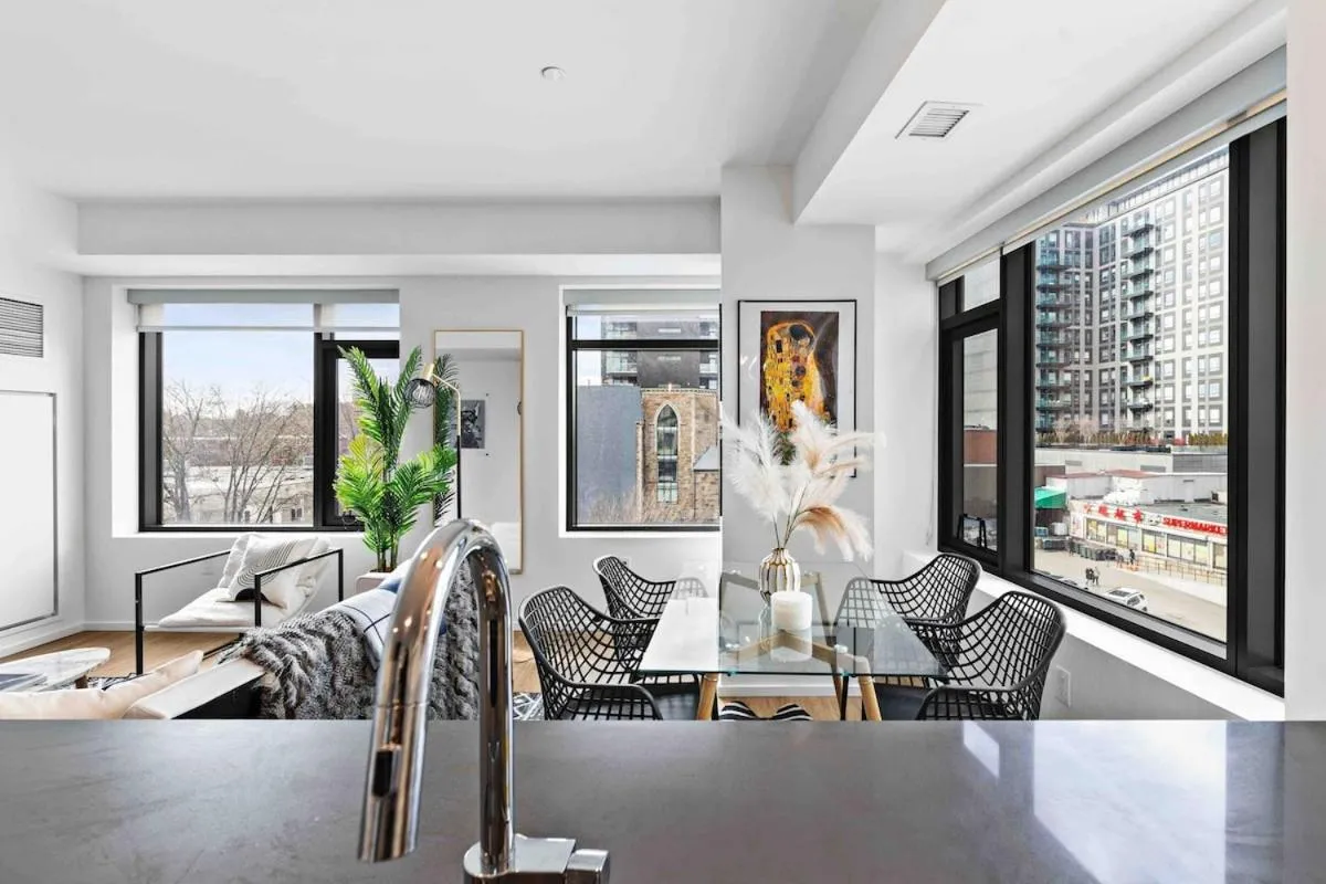 Image 4 of South End Luxury 2 bedroom