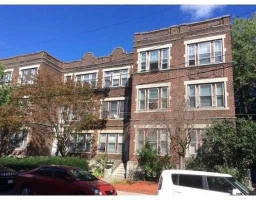 Image 4 of Spacious Apartment in Boston