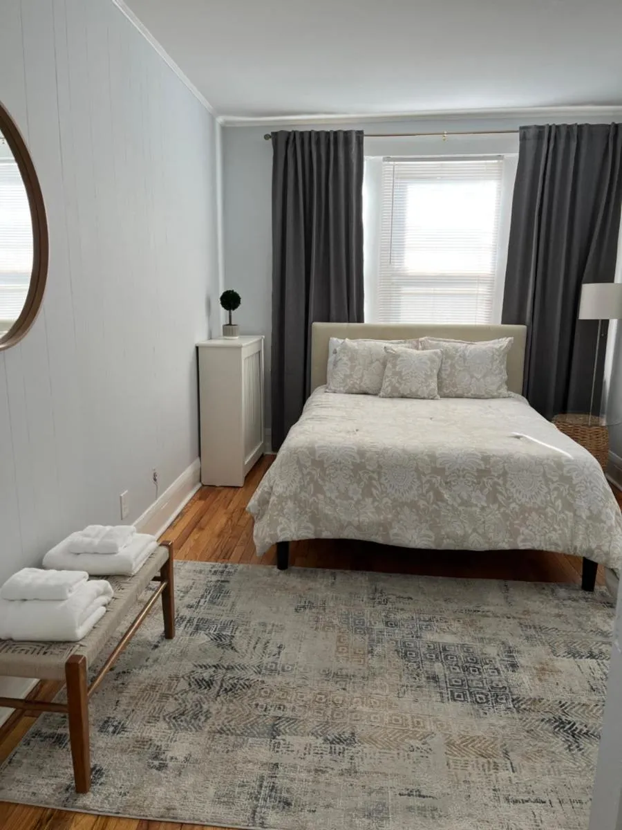 Image 5 of Spacious Apartment in Boston