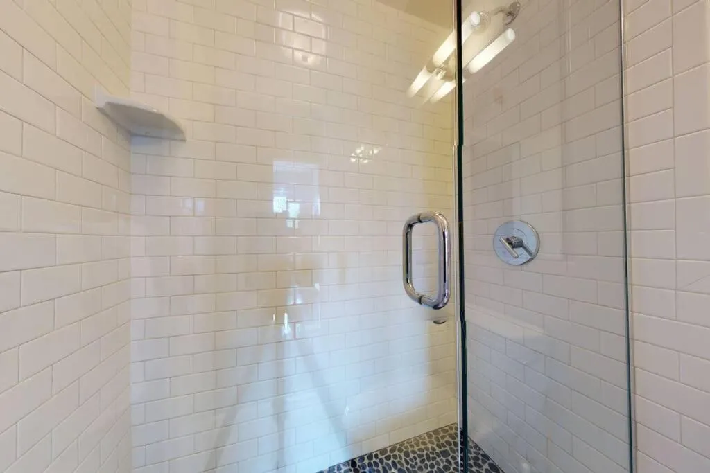 Image 6 of Stylish Downtown Studio in the Boston, C.Ave #34