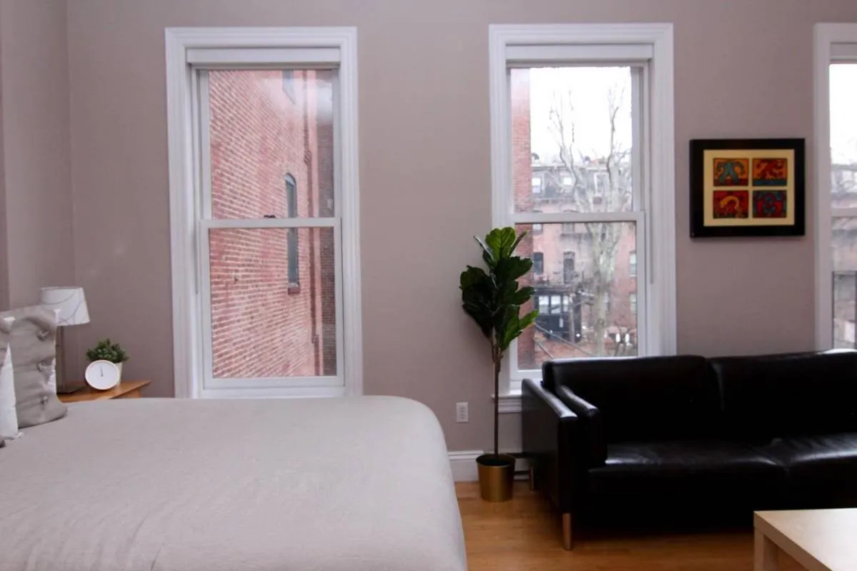 Image 6 of Stylish Downtown Studio in the South End, #8