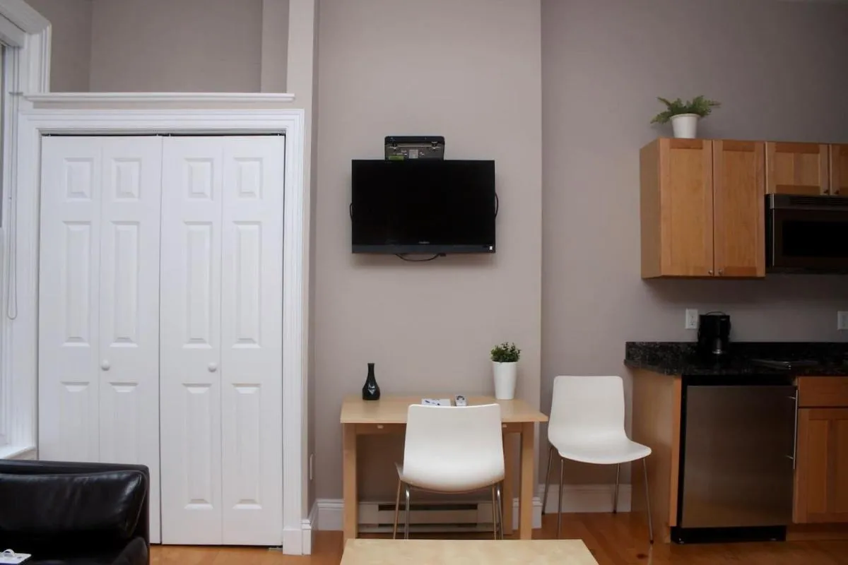 Image 6 of Stylish Downtown Studio in the SouthEnd, C.Ave# 2