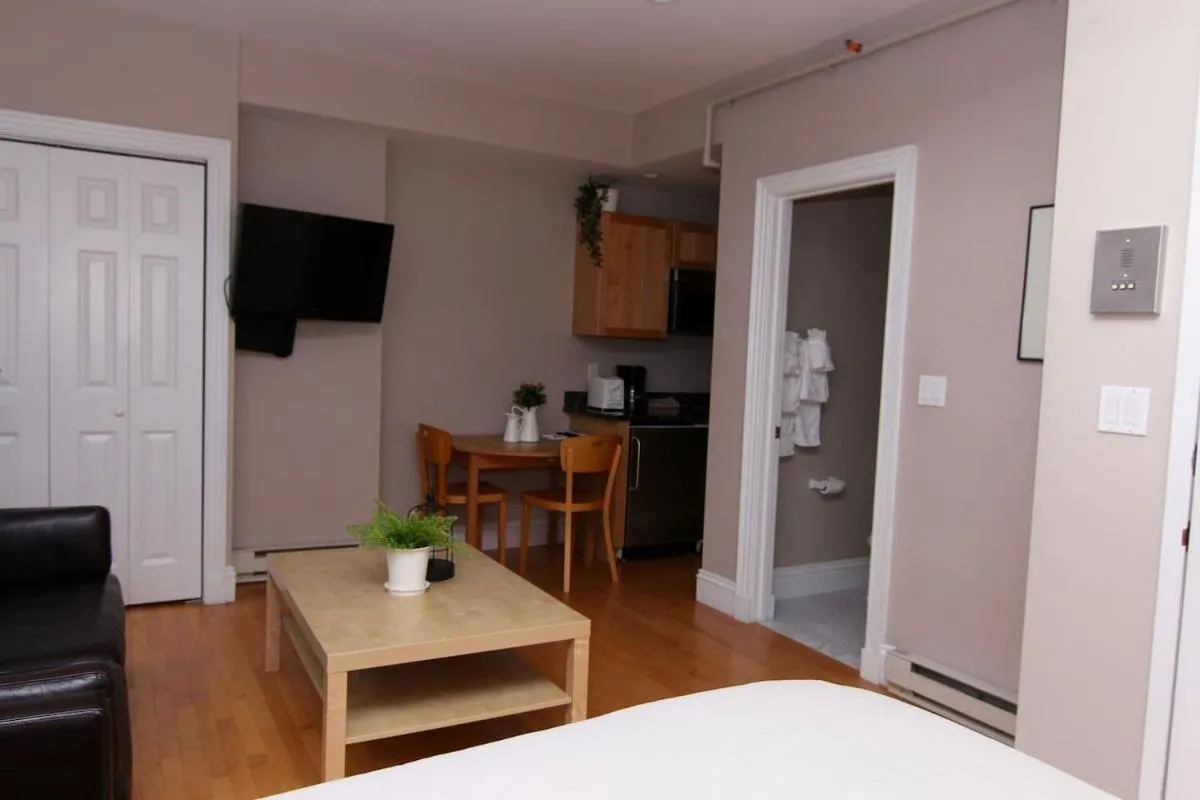 Image 5 of Stylish Downtown Studio in the SouthEnd, C.Ave# 2