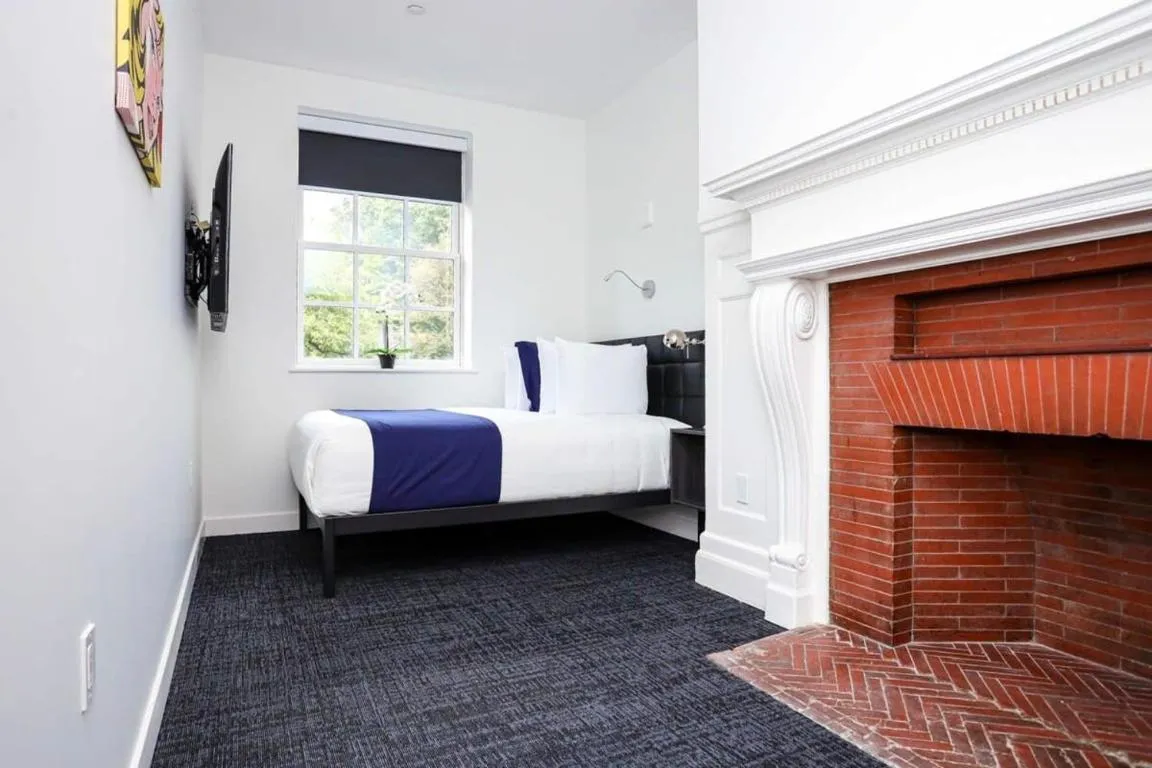 Image of Stylish Hotel Room in Boston’s Fenway – Unit #107