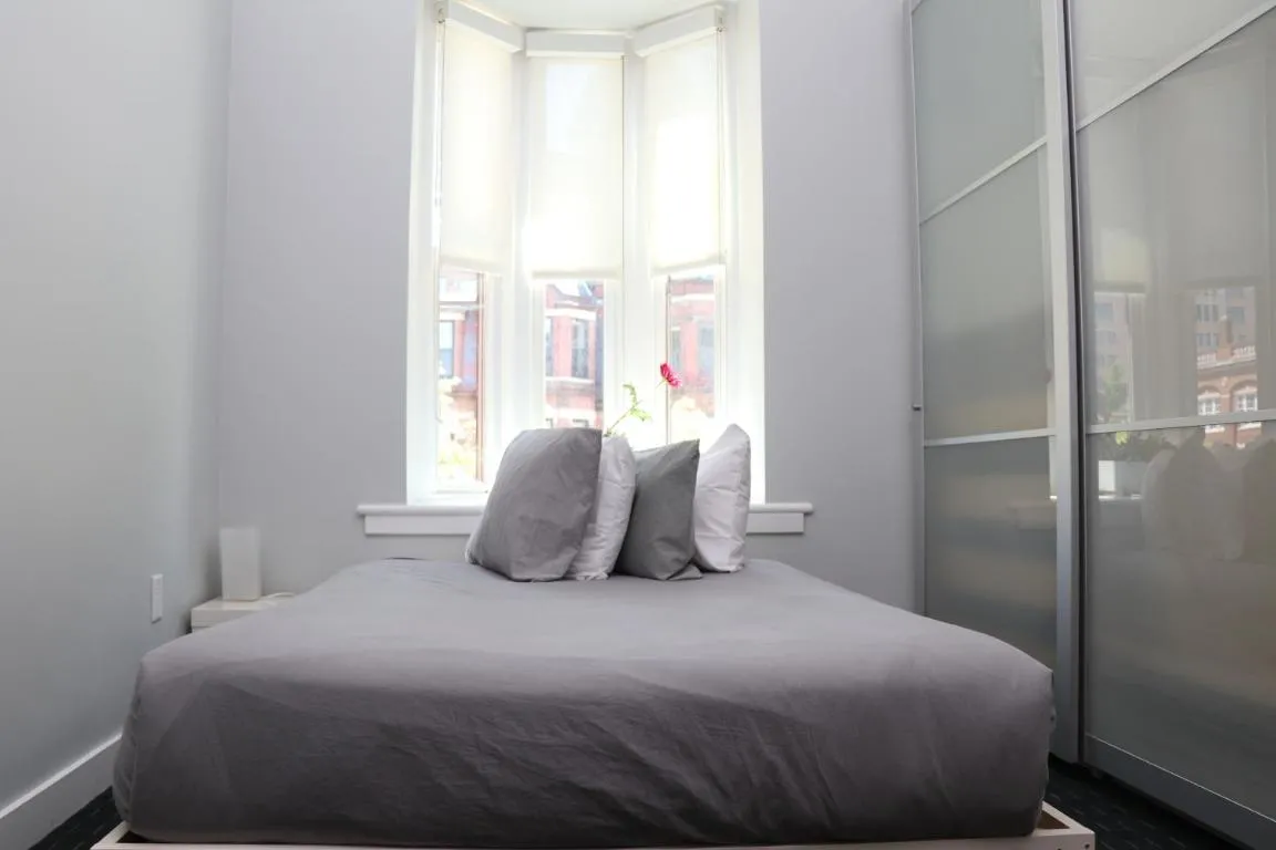 Image of Stylish Newbury Street Studio, #11