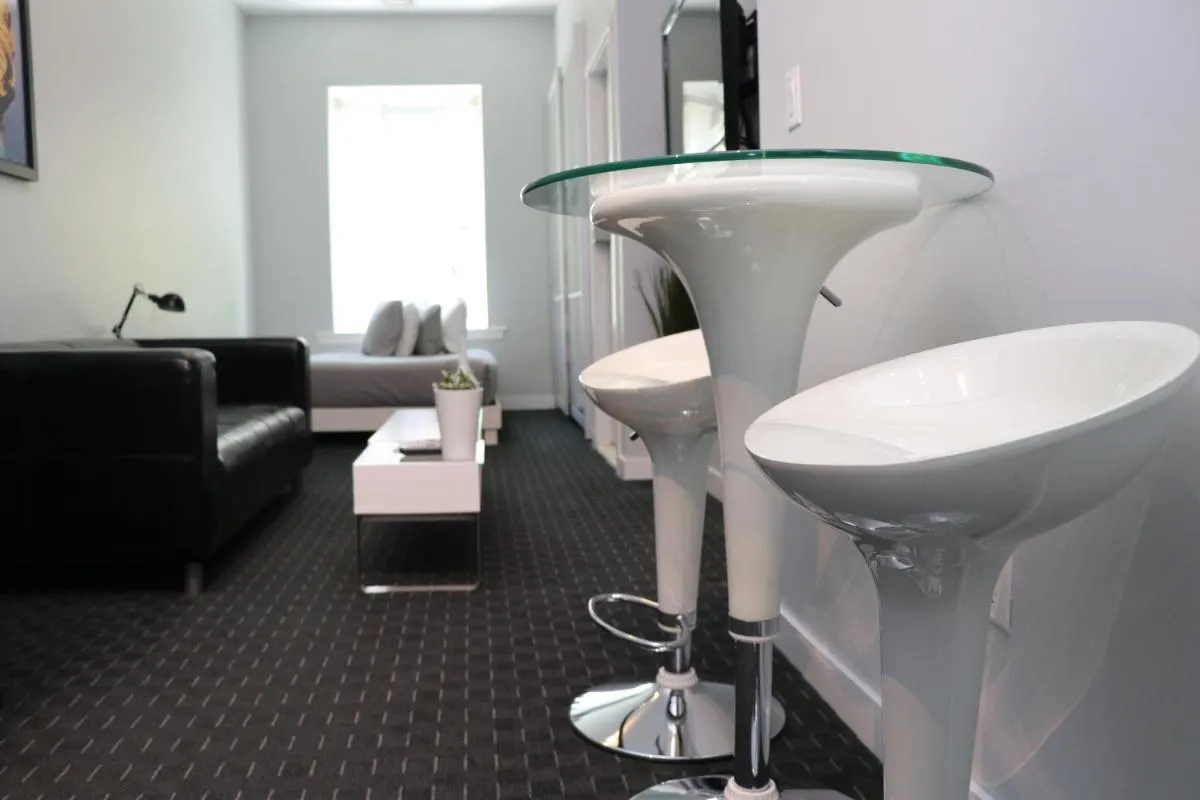 Image 2 of Stylish Newbury Street Studio, #11