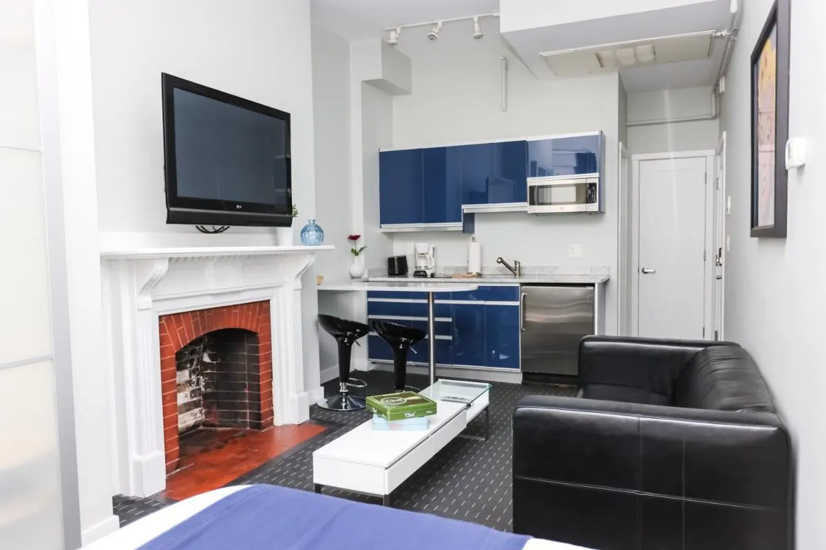 Image 5 of Stylish Newbury Street Studio, #2