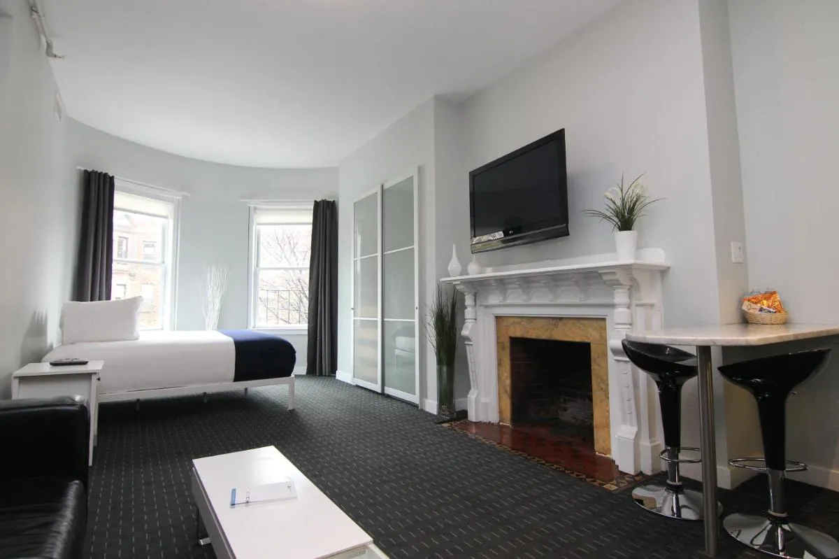 Image 4 of Stylish Newbury Street Studio, #4