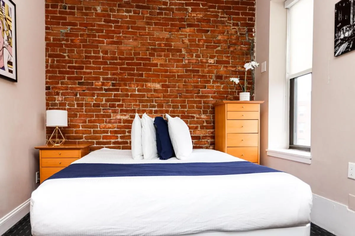 Image 2 of Stylish Studio in Boston Brownstone, C.Ave #21