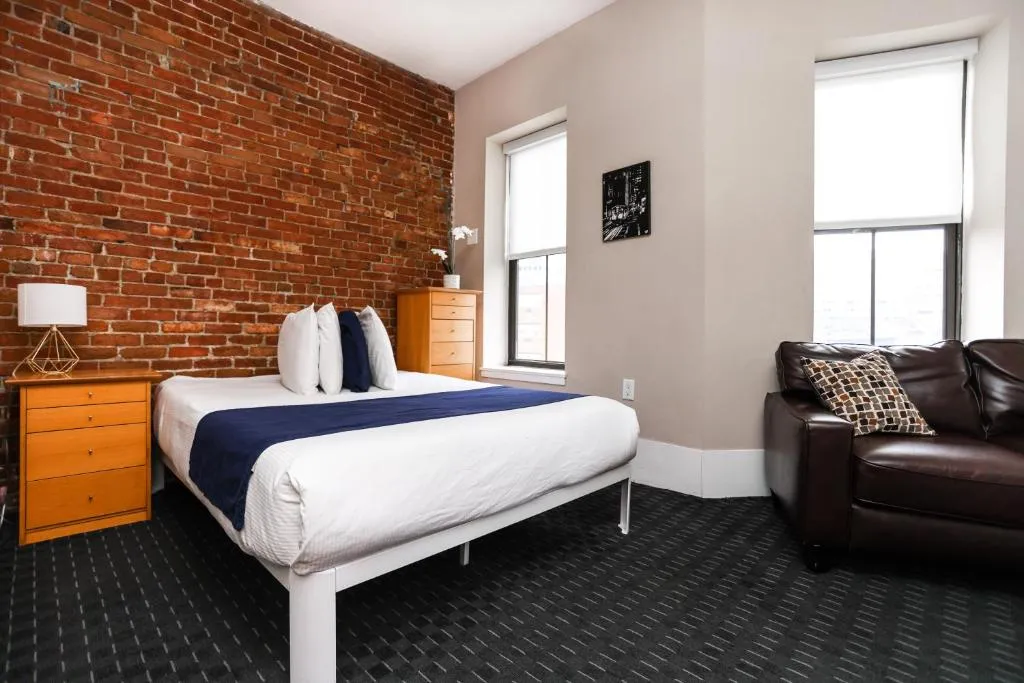 Image of Stylish Studio in Boston Brownstone, C.Ave #21