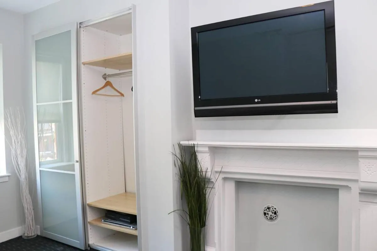 Image 5 of Stylish Studio on Newbury St, THIS IS BOSTON! #12