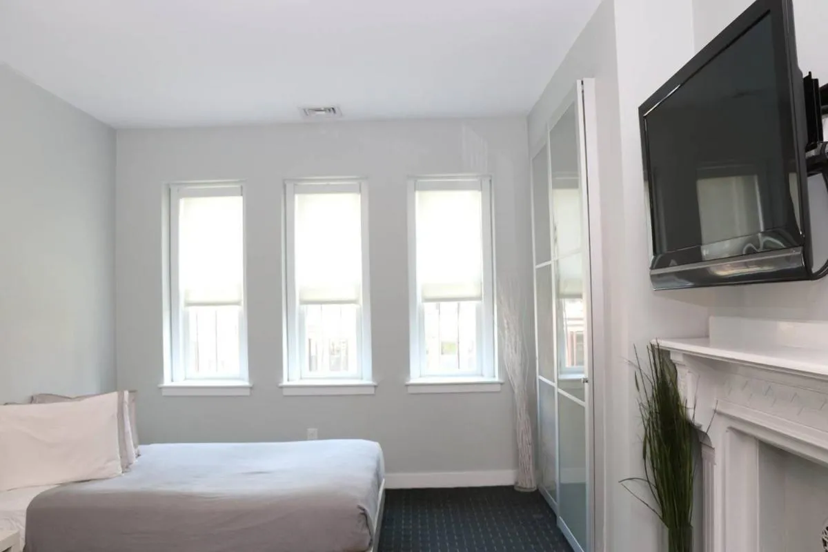 Image 3 of Stylish Studio on Newbury St, THIS IS BOSTON! #12