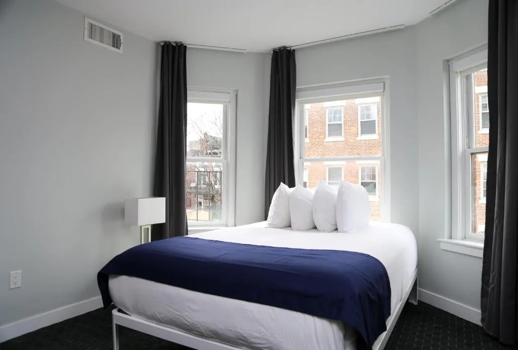 Image of Stylish Studio on Newbury Street, #10