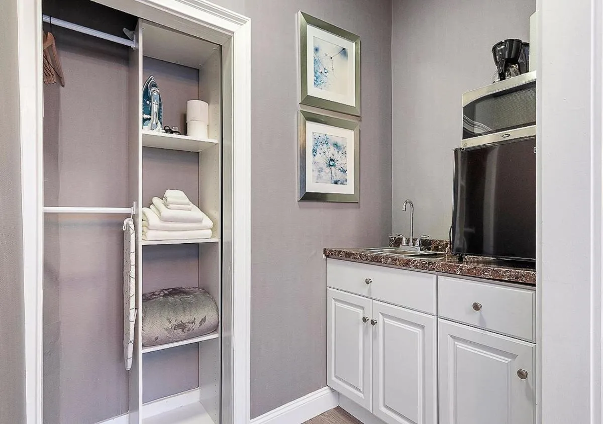 Image 2 of Suites At 143 Arlington Street