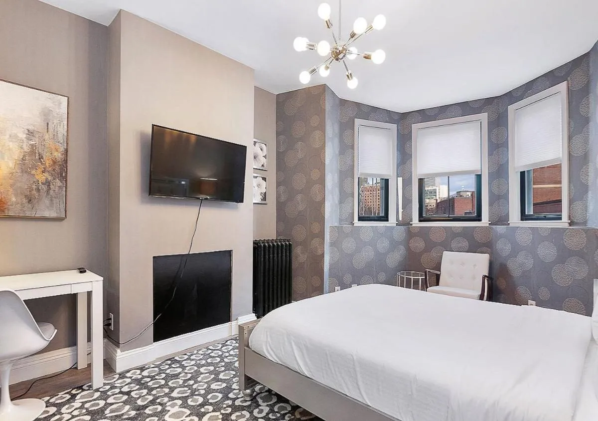 Image 4 of Suites At 143 Arlington Street