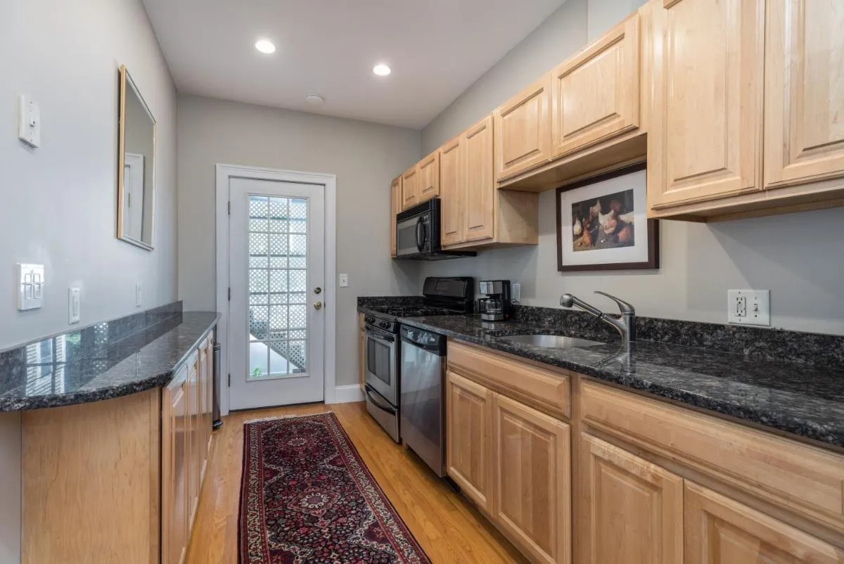 Image 6 of Sunny convenient home w/ private patio! Easy walk to everything!