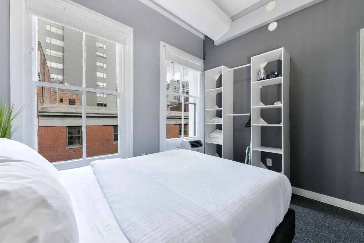 Image 4 of Temple Place Suites