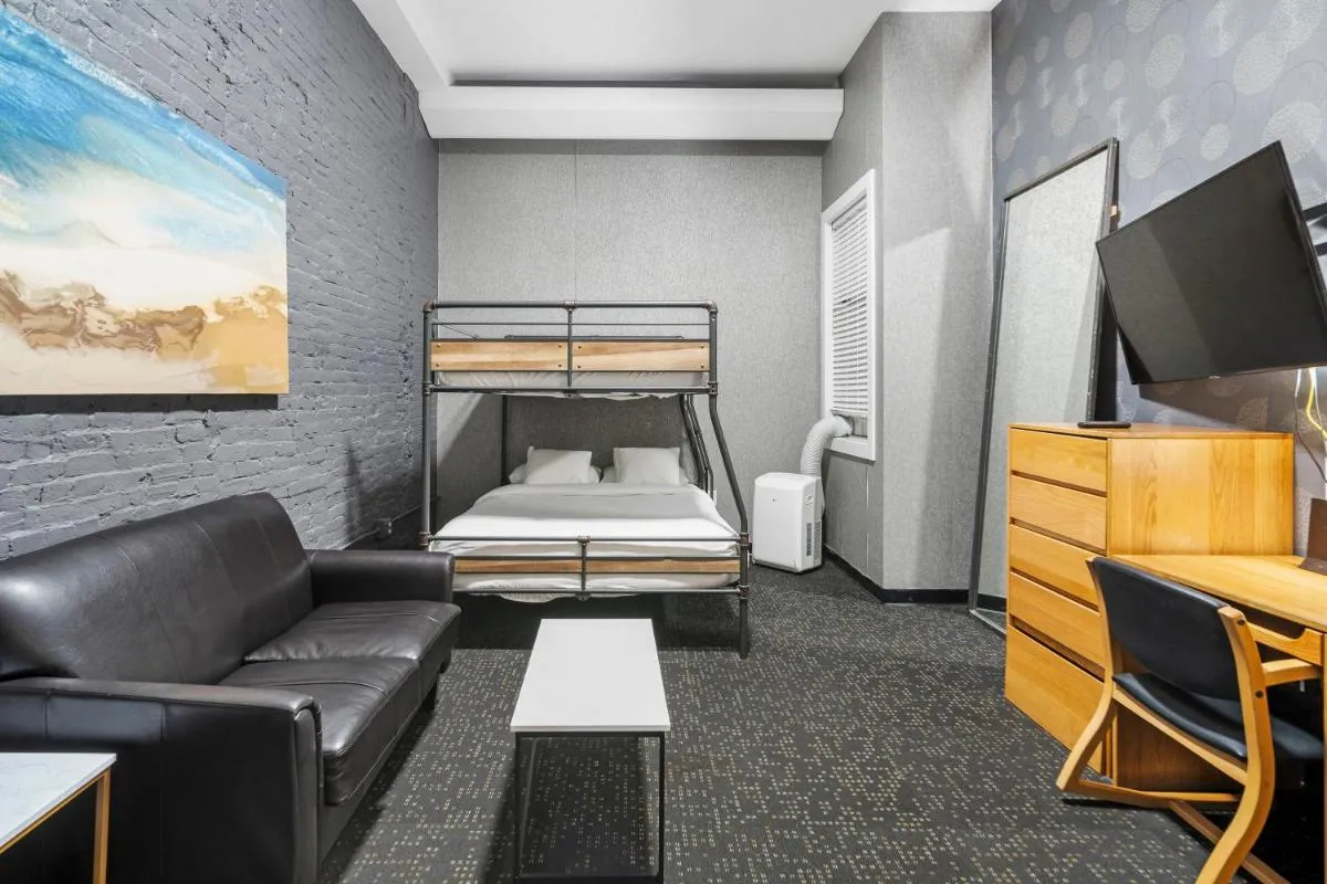 Image 2 of Temple Place Suites 2+3