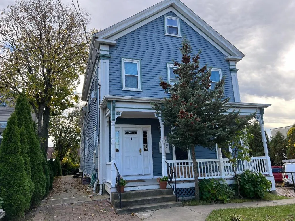 Image of Victorian House with Irish leave