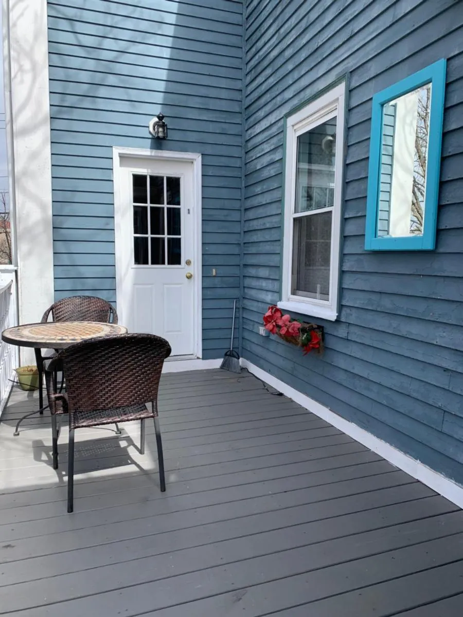 Image 2 of Victorian House with Irish leave