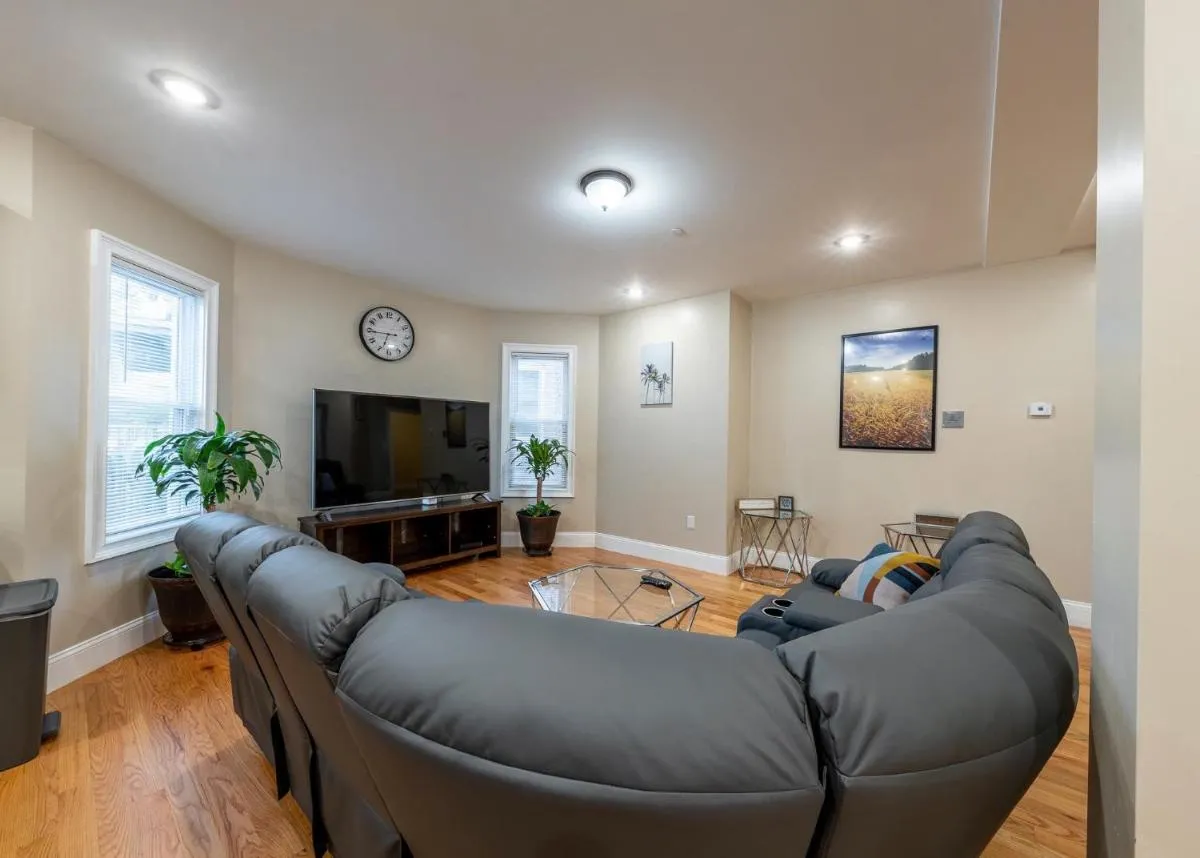Image 1 of 233-1 SPRING GETAWAY 10 PERCENT OFF! Boston family-friendly first floor apartment