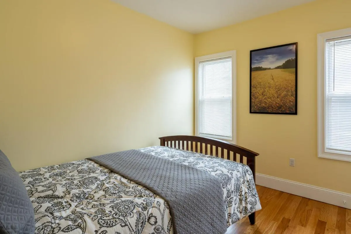 Image 5 of 90- SPRING GETAWAY 10 PERCENT OFF! Boston Spacious Convenient Apartment