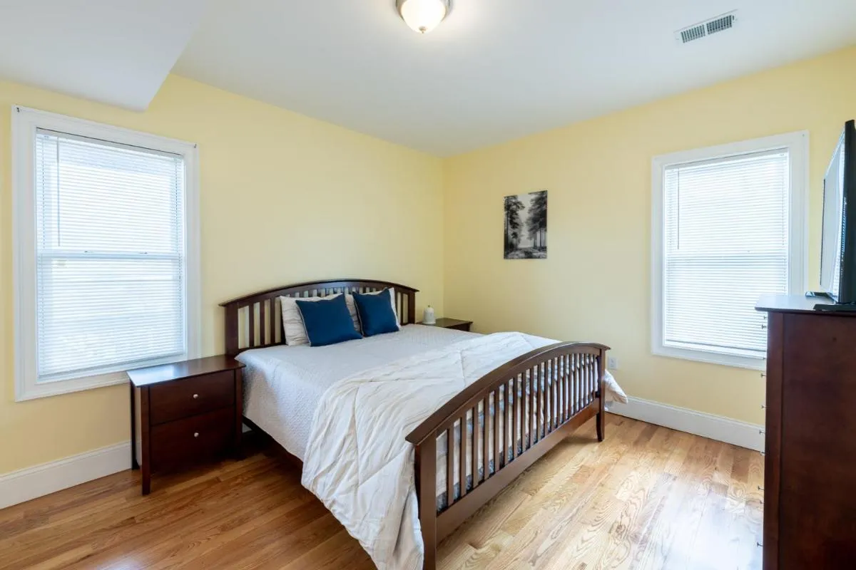 Image 6 of 90- SPRING GETAWAY 10 PERCENT OFF! Boston Spacious Convenient Apartment