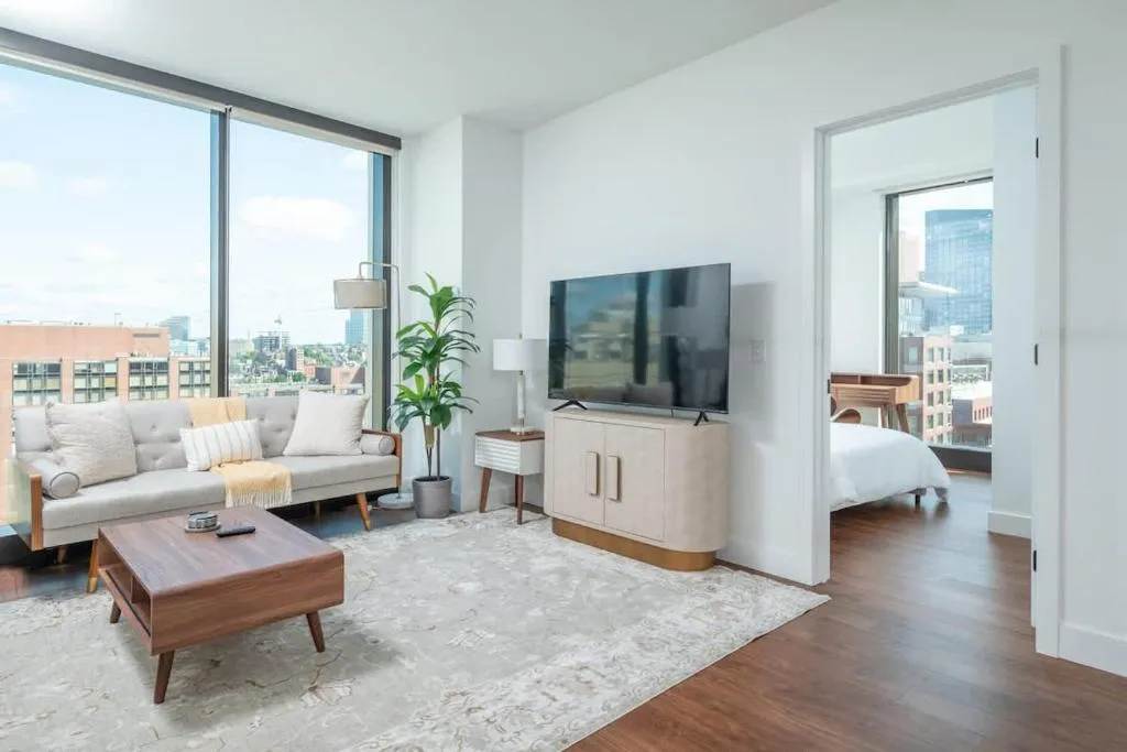 Image of Back-Bay 2BR Penthouse w Roof top and GYM