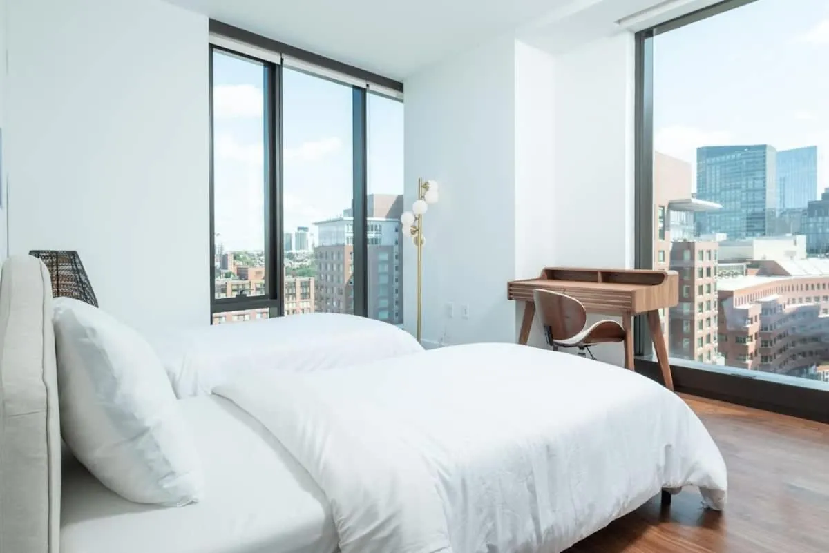 Image 1 of Back-Bay 2BR Penthouse w Roof top and GYM