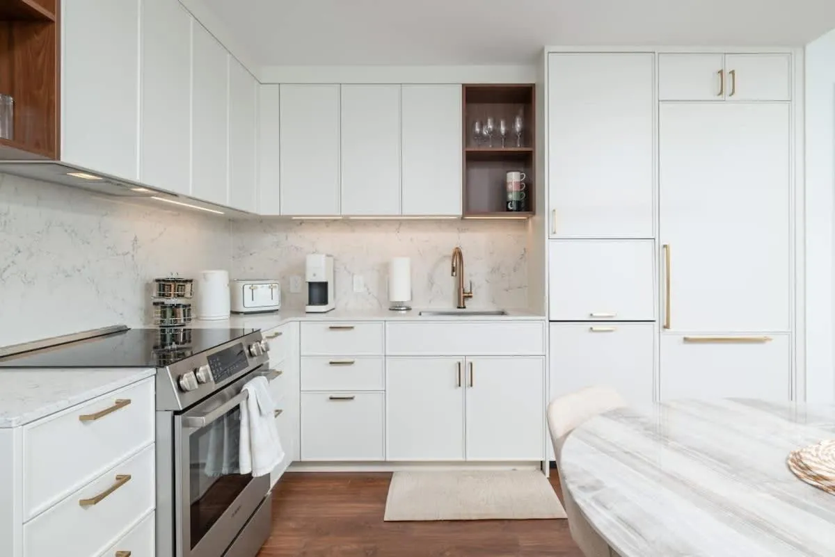 Image 6 of Back-Bay 2BR Penthouse w Roof top and GYM