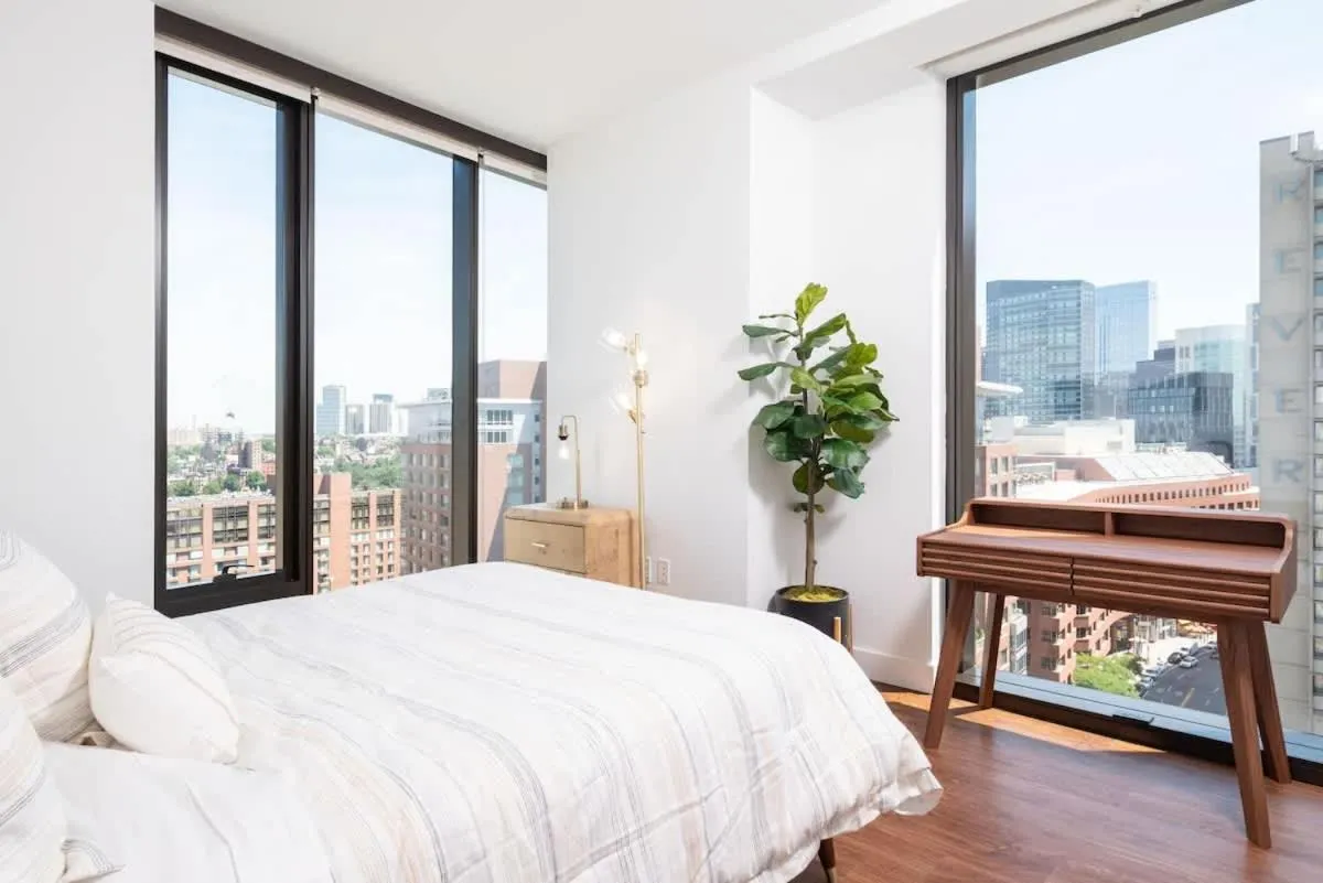 Image 4 of Back-Bay Upscale Central Penthouse W Roof-top