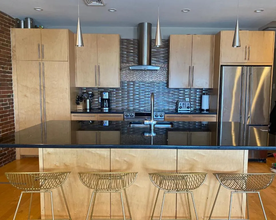 Image of Boston North end Harbor View condo. FREE PARKING