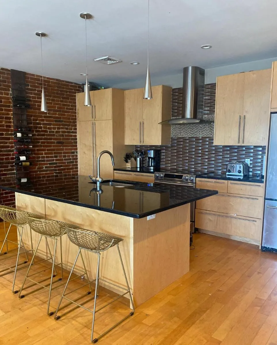 Image 4 of Boston North end Harbor View condo. FREE PARKING