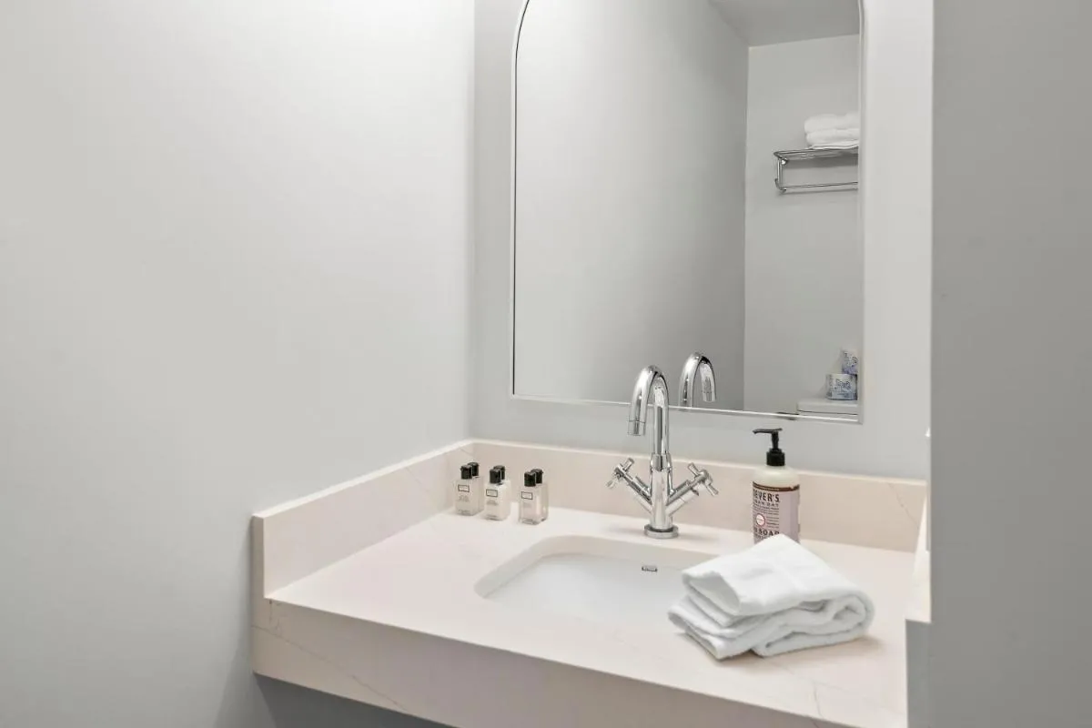 Image 4 of Charlesgate Suites