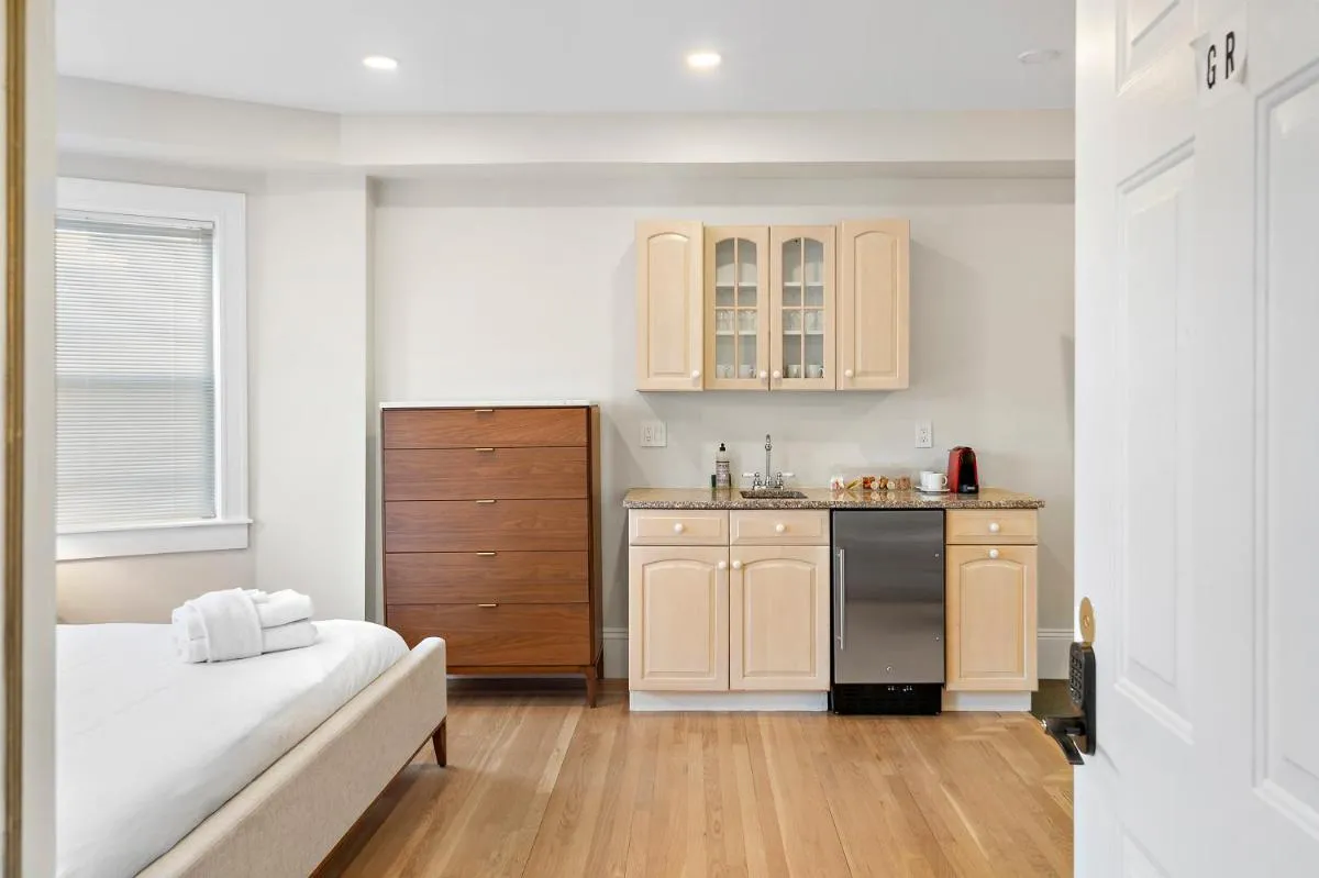 Image 3 of Charlesgate Suites