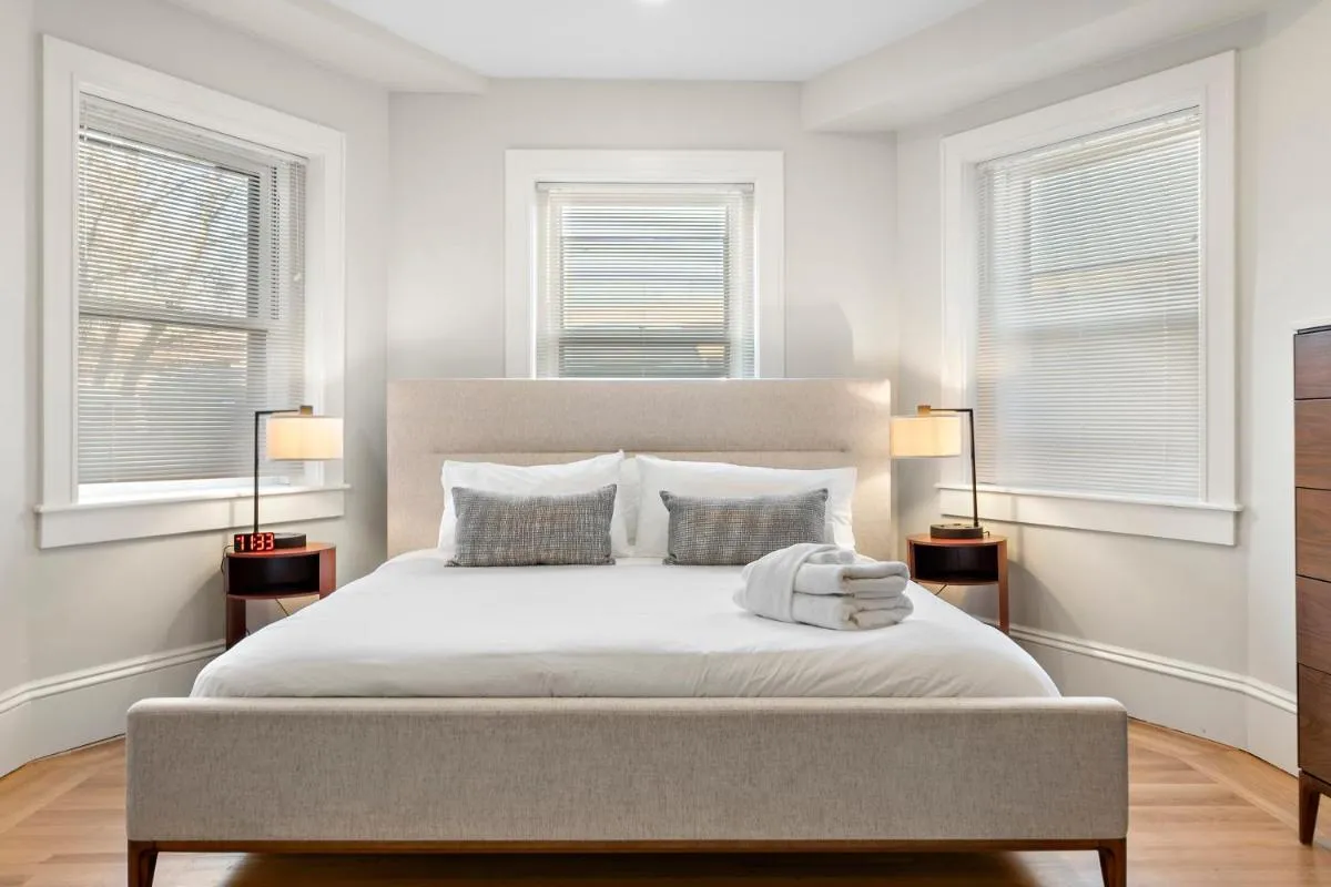Image 5 of Charlesgate Suites