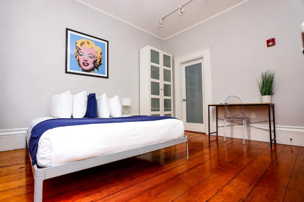 Image of Charming & Stylish Studio on Beacon Hill #9
